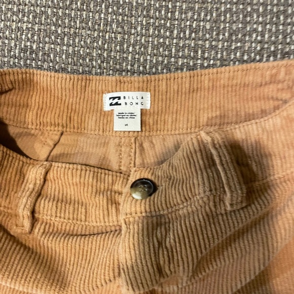 LIKE NEW Billabong Brown High Waisted Corduroy Fall Soft Shorts Size 26 - Picture 9 of 11